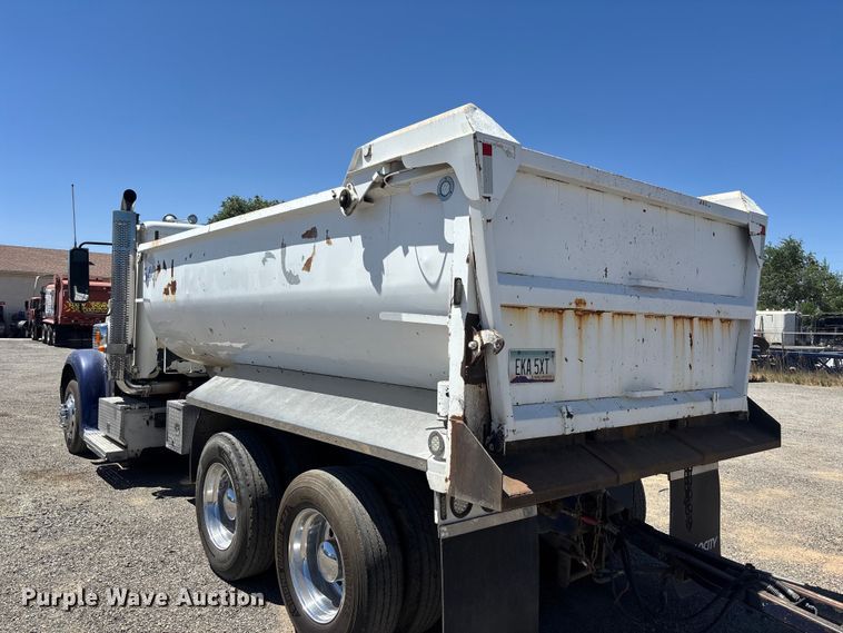 image for item ER7683 2006 Freightliner Coronado dump truck