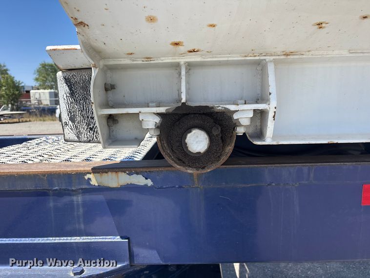 image for item ER7683 2006 Freightliner Coronado dump truck