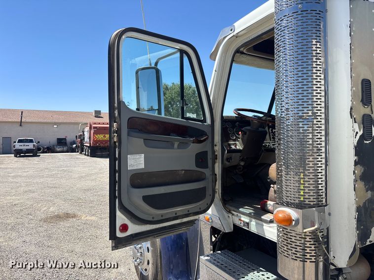 image for item ER7683 2006 Freightliner Coronado dump truck