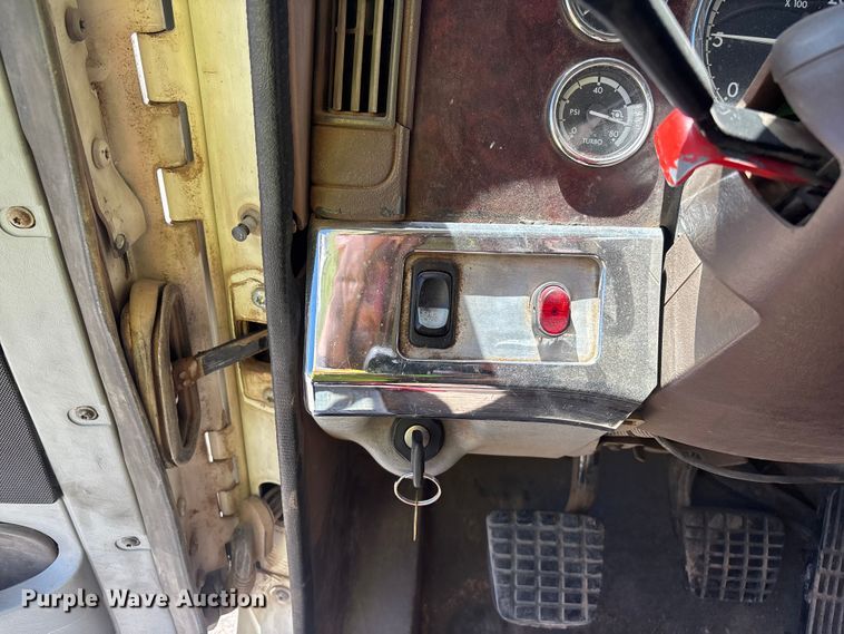 image for item ER7683 2006 Freightliner Coronado dump truck