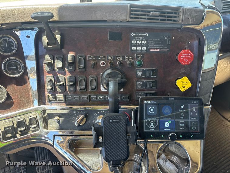 image for item ER7683 2006 Freightliner Coronado dump truck