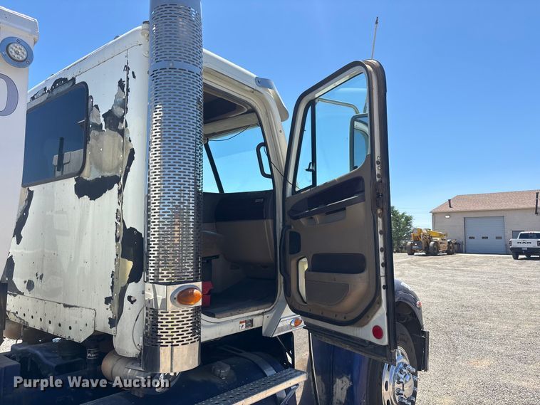 image for item ER7683 2006 Freightliner Coronado dump truck