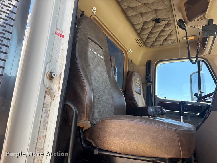 image for item ER7683 2006 Freightliner Coronado dump truck