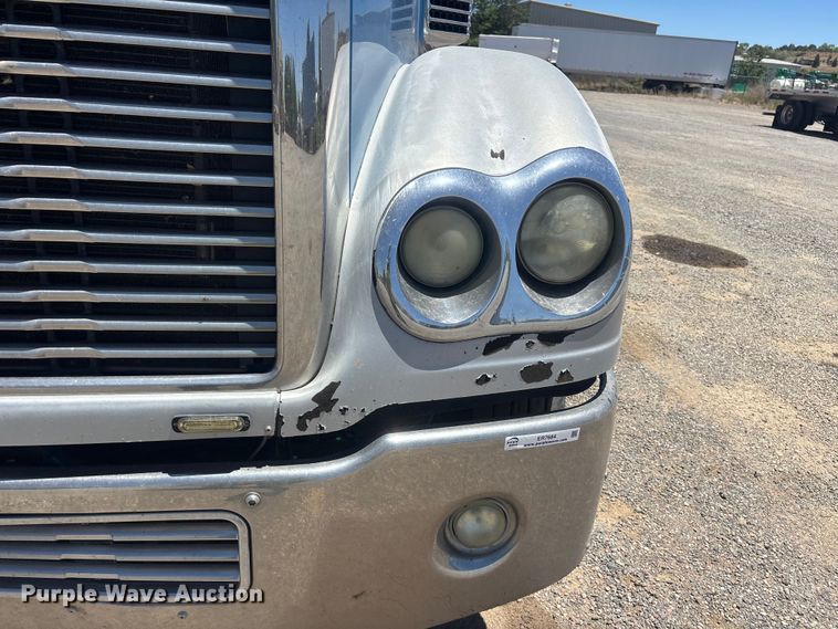 image for item ER7684 2007 Freightliner Coronado dump truck