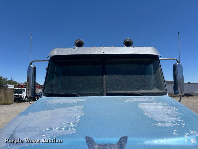 image for item ER7684 2007 Freightliner Coronado dump truck