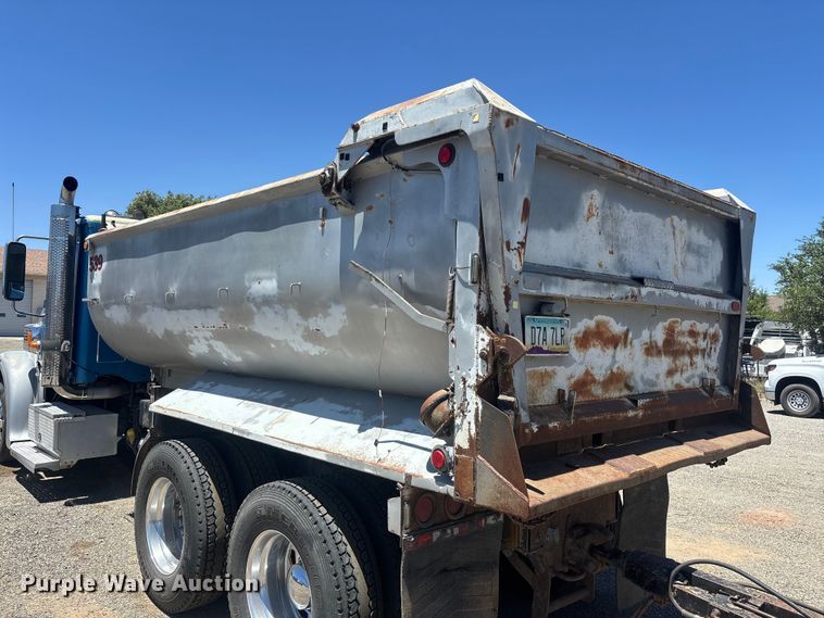 image for item ER7684 2007 Freightliner Coronado dump truck