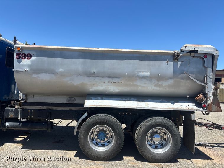 image for item ER7684 2007 Freightliner Coronado dump truck