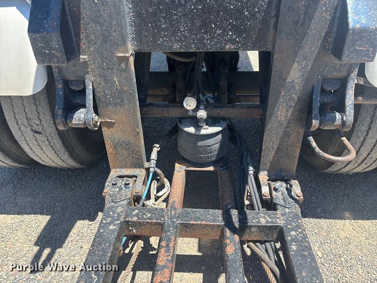 image for item ER7684 2007 Freightliner Coronado dump truck