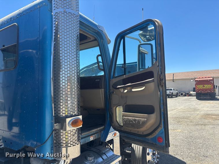 image for item ER7684 2007 Freightliner Coronado dump truck