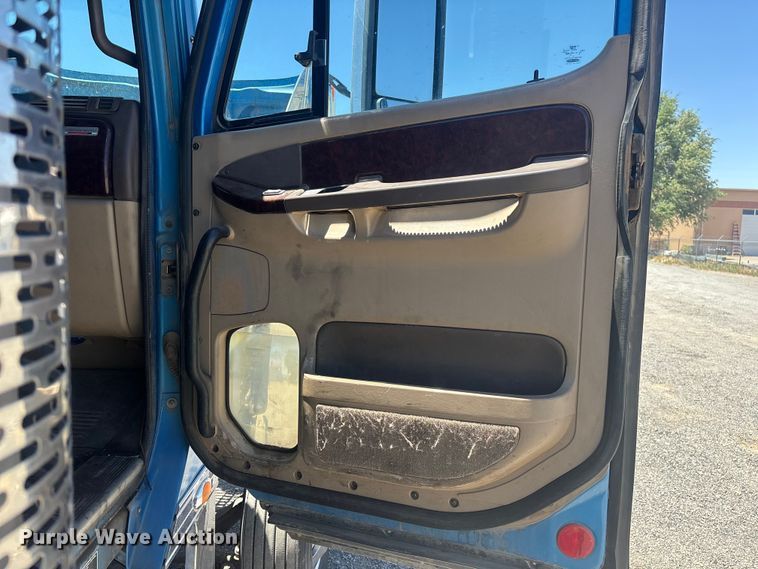 image for item ER7684 2007 Freightliner Coronado dump truck