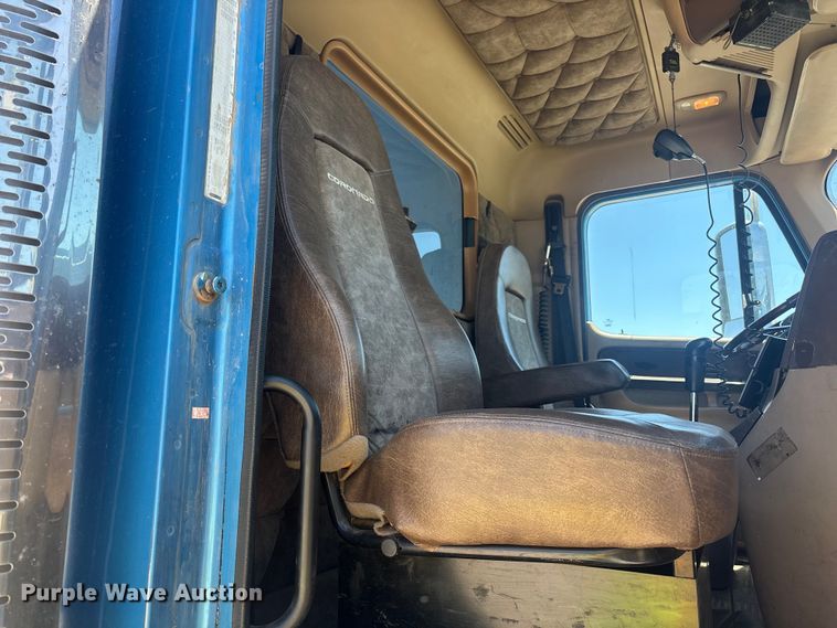 image for item ER7684 2007 Freightliner Coronado dump truck