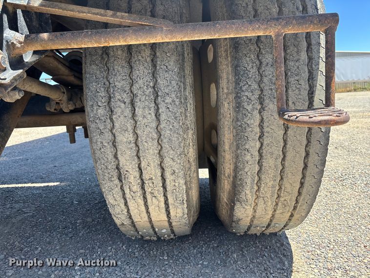 image for item ER7684 2007 Freightliner Coronado dump truck