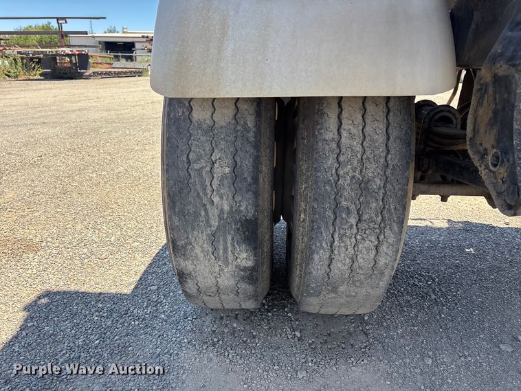 image for item ER7684 2007 Freightliner Coronado dump truck