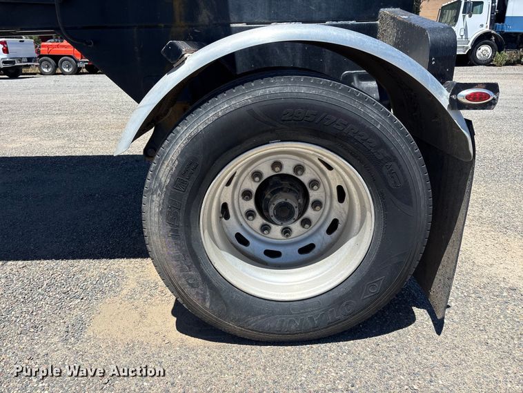 image for item ER7684 2007 Freightliner Coronado dump truck