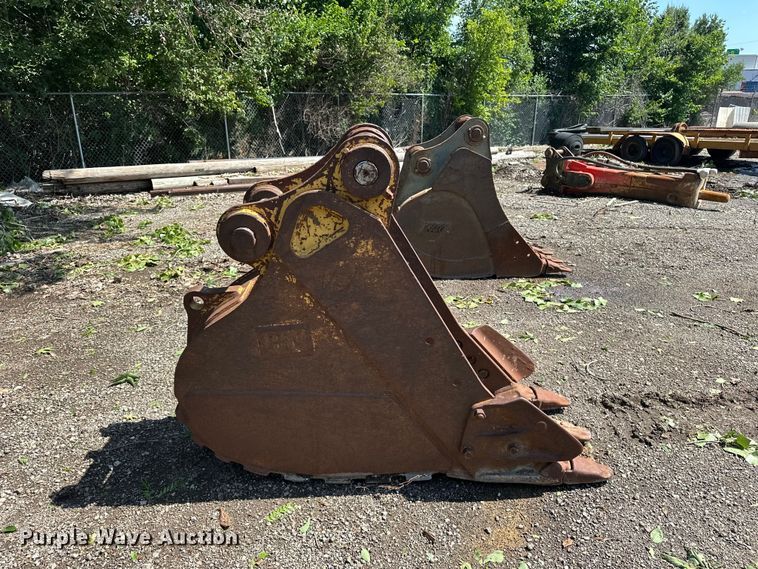 image for item ES6501 Caterpillar 320 excavator bucket