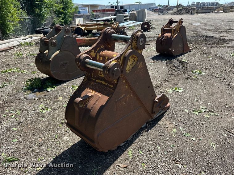 image for item ES6501 Caterpillar 320 excavator bucket