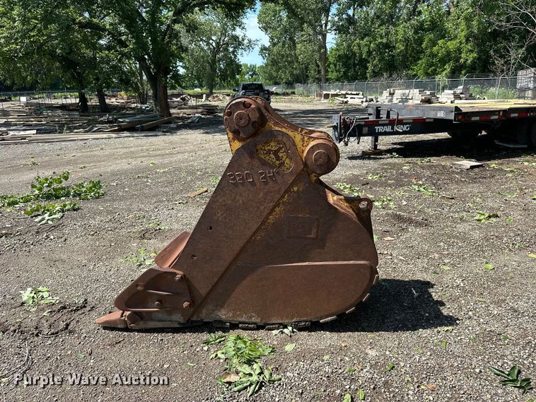 image for item ES6501 Caterpillar 320 excavator bucket