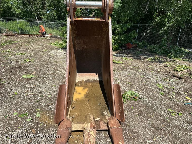 image for item ES6501 Caterpillar 320 excavator bucket