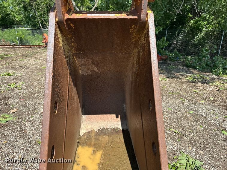 image for item ES6501 Caterpillar 320 excavator bucket