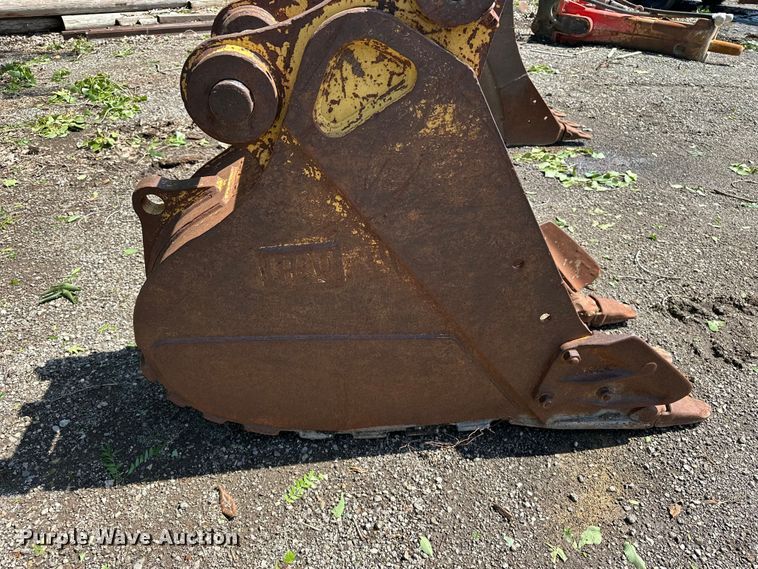 image for item ES6501 Caterpillar 320 excavator bucket