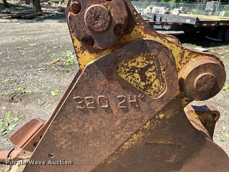 image for item ES6501 Caterpillar 320 excavator bucket