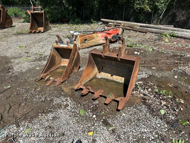image for item ES6503 (2) excavator buckets