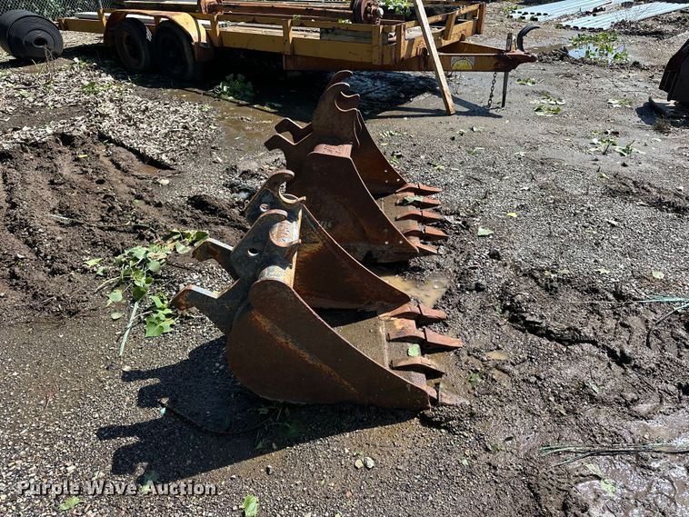 image for item ES6503 (2) excavator buckets