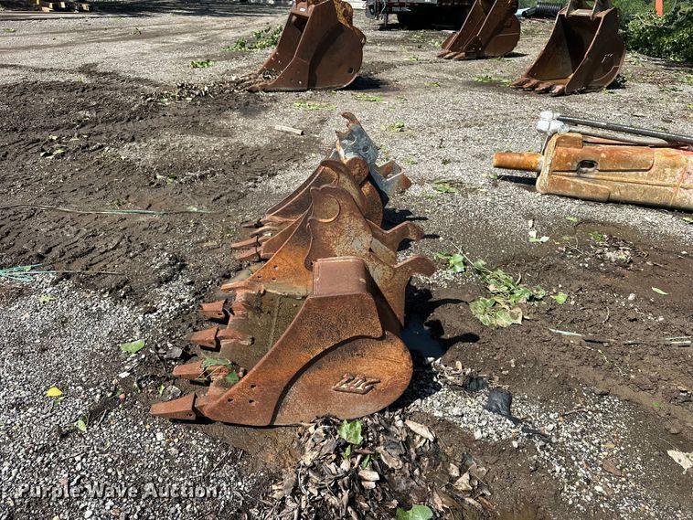 image for item ES6503 (2) excavator buckets