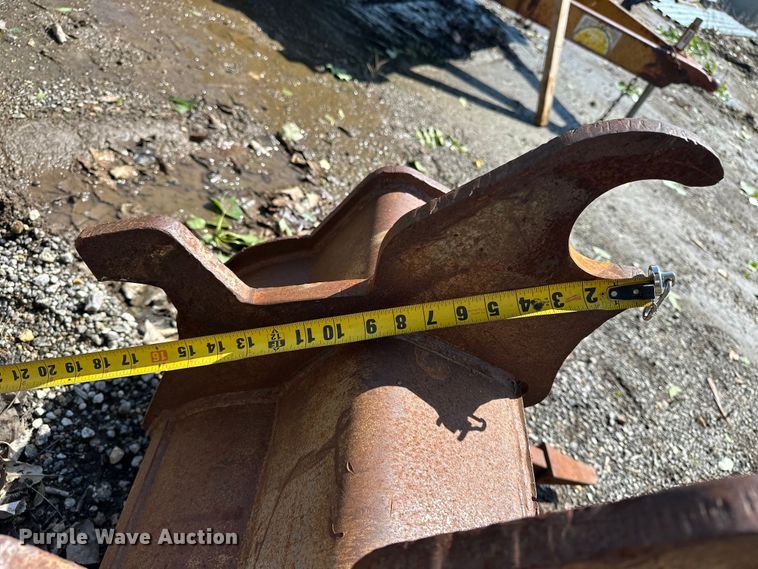 image for item ES6503 (2) excavator buckets