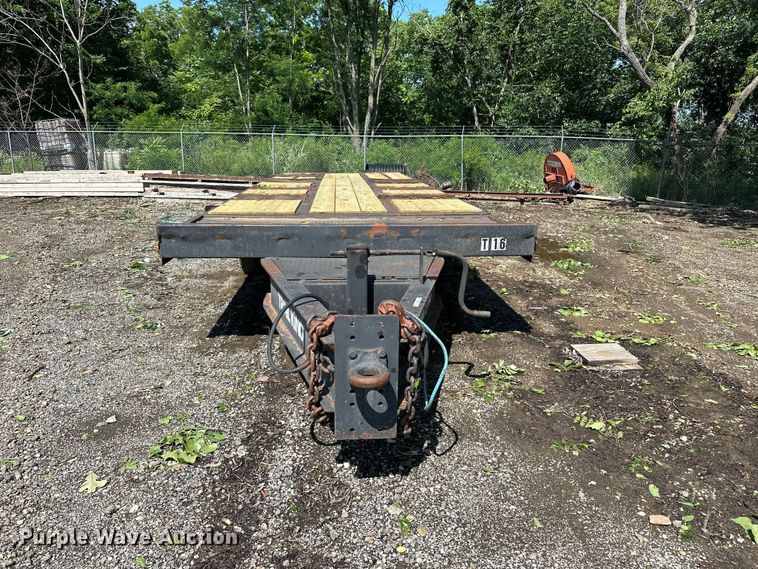 image for item ES6505 1997 Trail King tilt deck equipment trailer