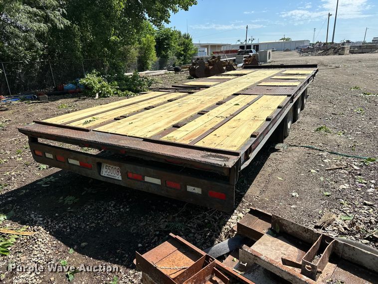 image for item ES6505 1997 Trail King tilt deck equipment trailer