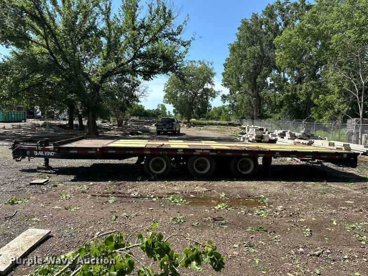 image for item ES6505 1997 Trail King tilt deck equipment trailer