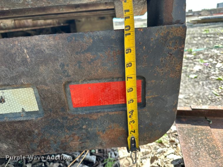 image for item ES6505 1997 Trail King tilt deck equipment trailer
