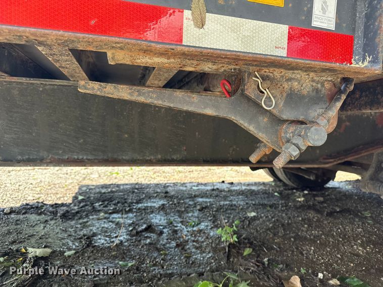 image for item ES6505 1997 Trail King tilt deck equipment trailer