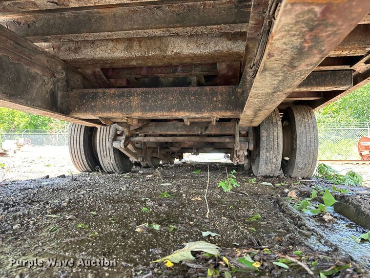 image for item ES6505 1997 Trail King tilt deck equipment trailer