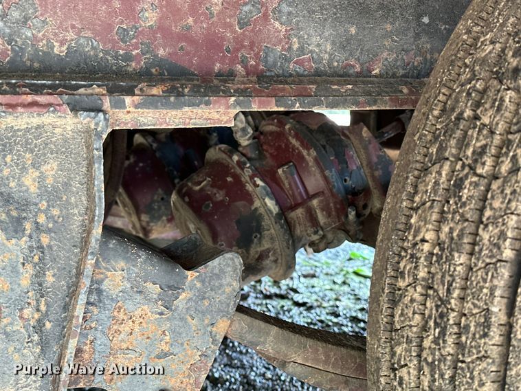 image for item ES6505 1997 Trail King tilt deck equipment trailer
