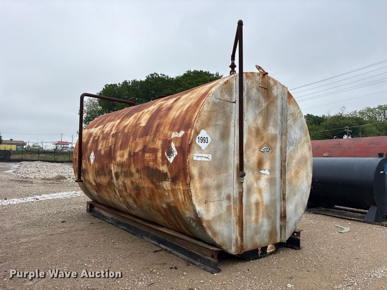 image for item ES8939 10,000 gallon steel tank