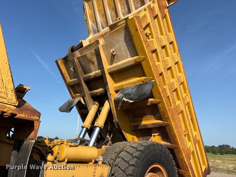 image for item ET0090 1990 Caterpillar 769C articulated haul truck