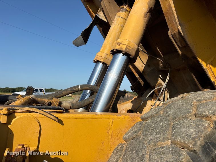 image for item ET0090 1990 Caterpillar 769C articulated haul truck