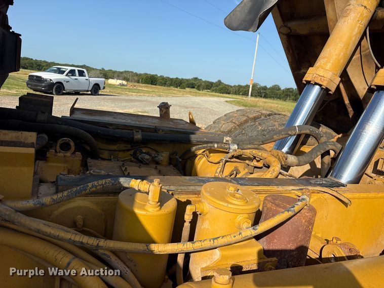 image for item ET0090 1990 Caterpillar 769C articulated haul truck