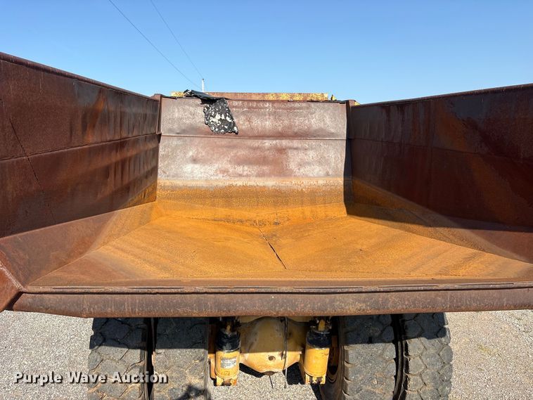 image for item ET0090 1990 Caterpillar 769C articulated haul truck