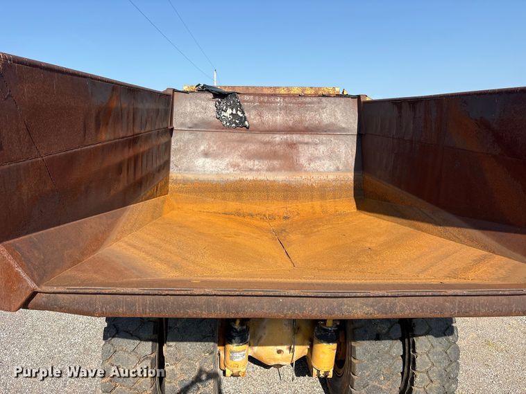 image for item ET0090 1990 Caterpillar 769C articulated haul truck