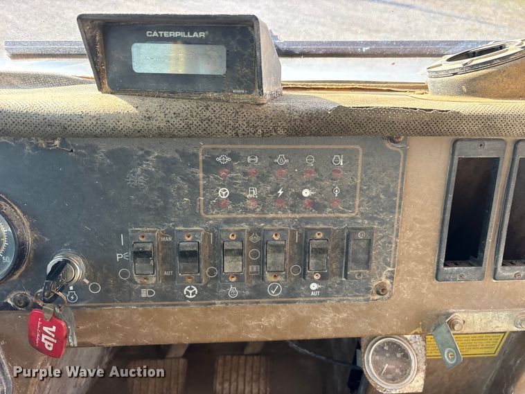 image for item ET0090 1990 Caterpillar 769C articulated haul truck