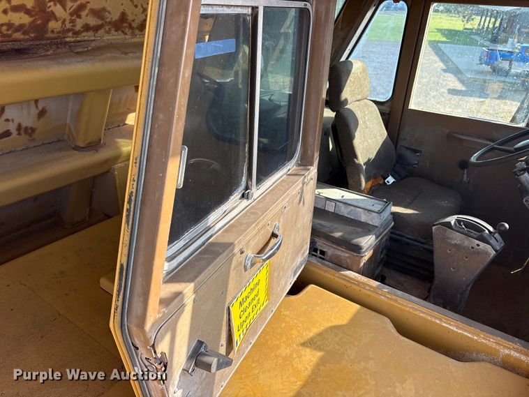 image for item ET0090 1990 Caterpillar 769C articulated haul truck