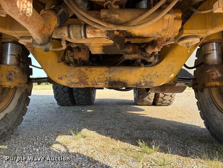 image for item ET0090 1990 Caterpillar 769C articulated haul truck