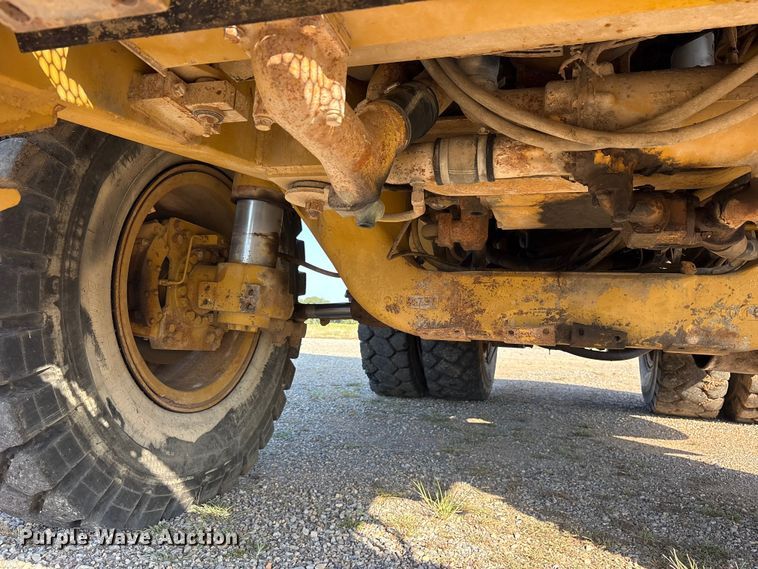 image for item ET0090 1990 Caterpillar 769C articulated haul truck