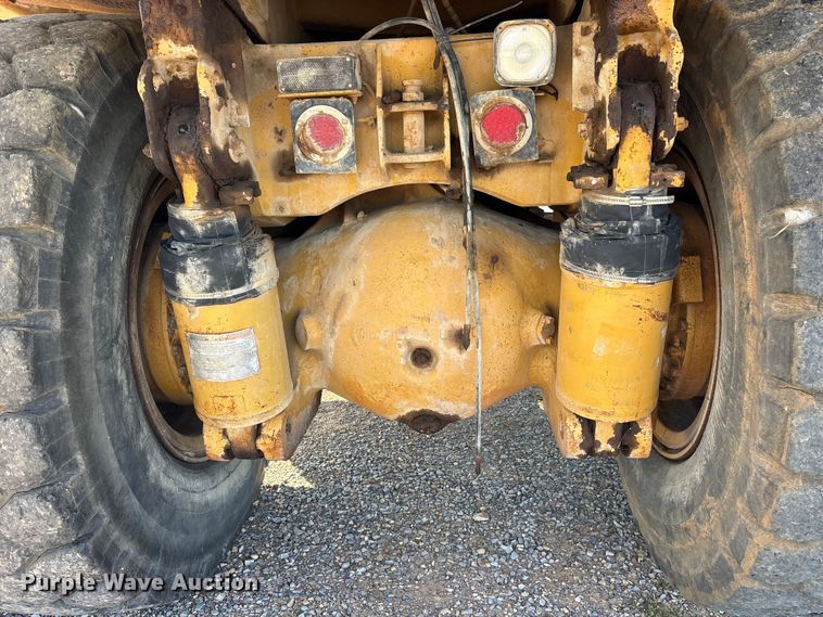 image for item ET0090 1990 Caterpillar 769C articulated haul truck