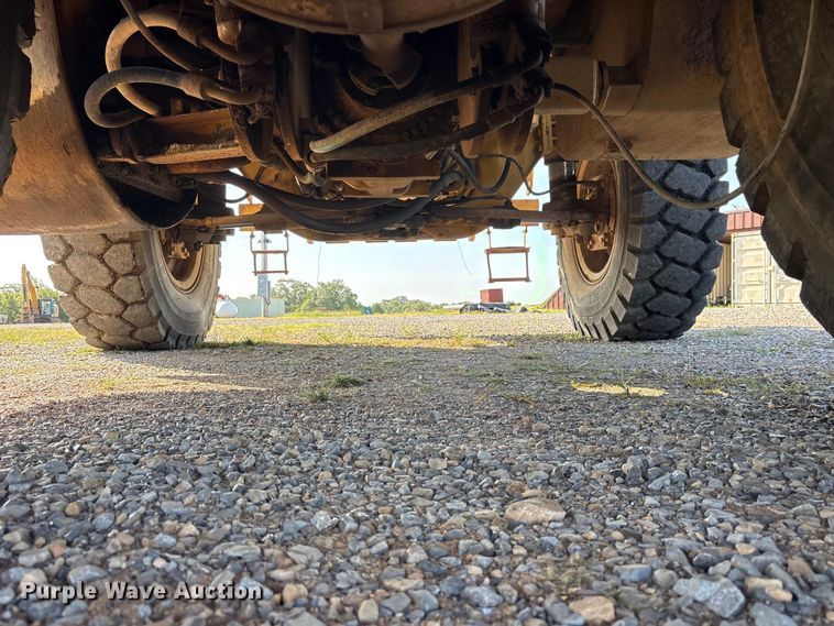 image for item ET0090 1990 Caterpillar 769C articulated haul truck