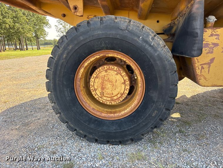 image for item ET0090 1990 Caterpillar 769C articulated haul truck