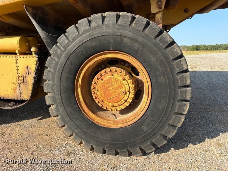 image for item ET0090 1990 Caterpillar 769C articulated haul truck